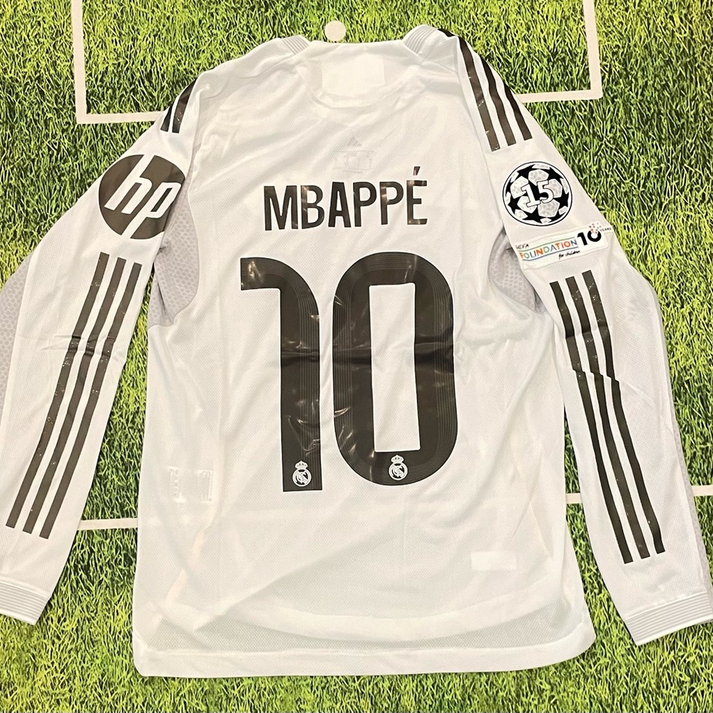 Soccer Jerseys 25-26 Real Madrid